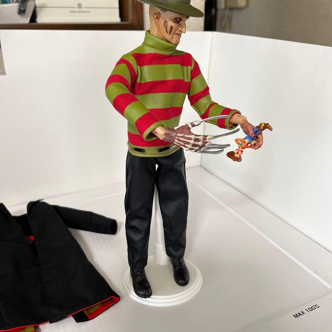 エルム街の悪夢　フレディ　サイドシヨウトイ製　　2004年