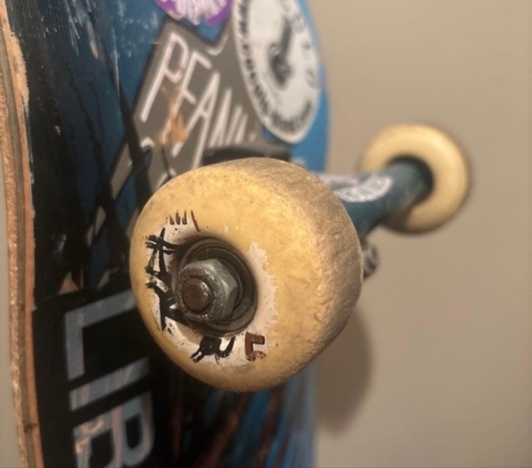 【特価商品】ANTIHERO スケボー スケートボード