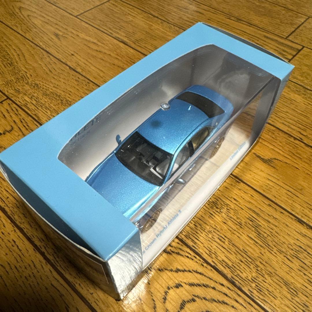 ミニカー KYOSHO Toyota Crown 1/43