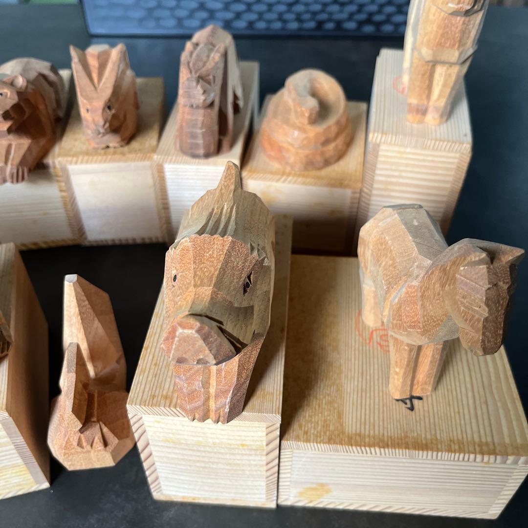 伊勢神宮 木彫り 干支置物セット 12体 木箱付き - メルカリ