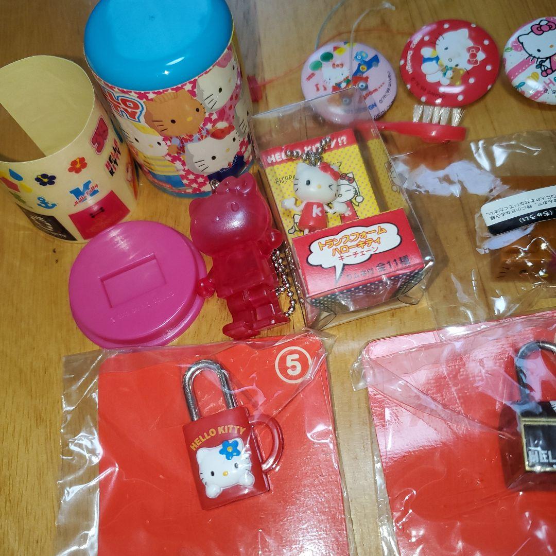 平成レトロ　平成女児　サンリオ　キティ　ノベルティ缶バッジ　キーホルダー　セット