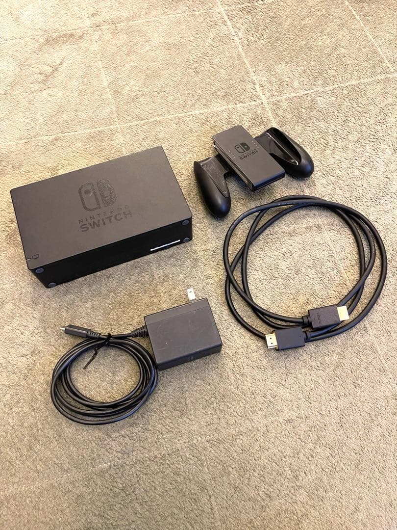 Nintendo Switch 本体（新型） ネオンブルー／ネオンレッド