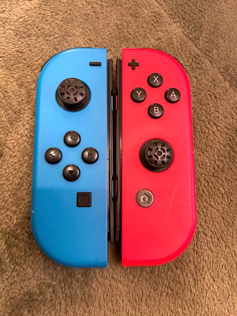 Nintendo Switch 本体（新型） ネオンブルー／ネオンレッド