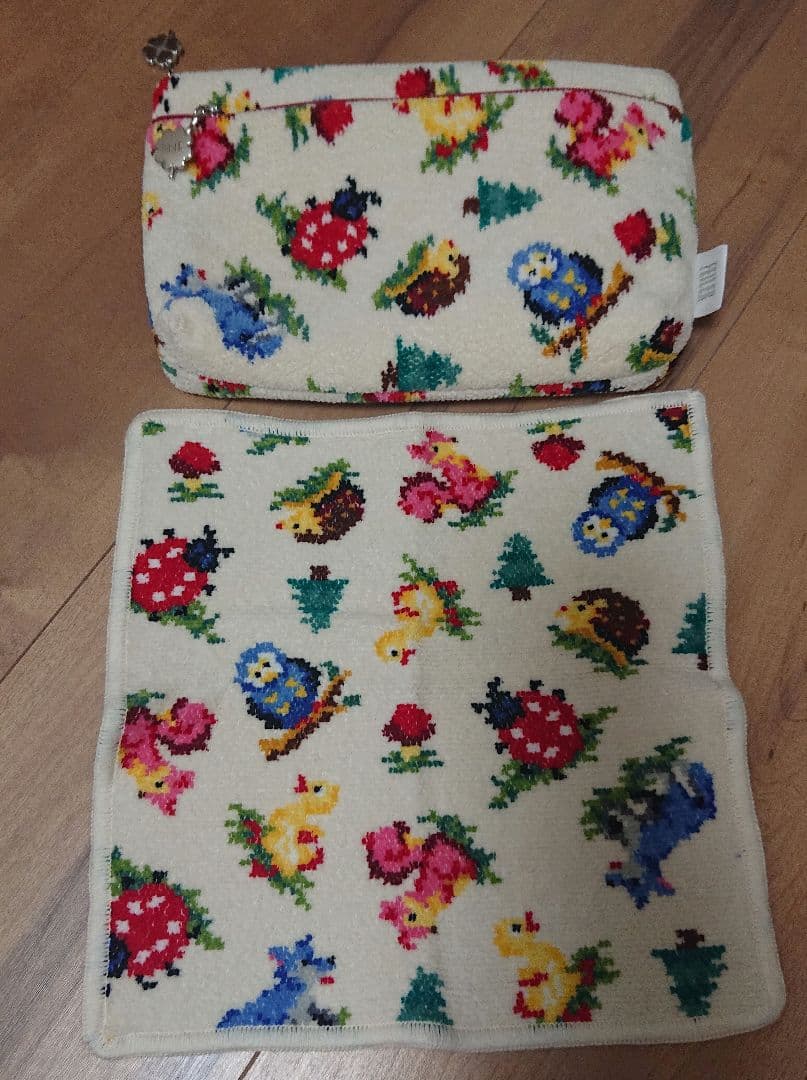 殆んど未使用 フェイラーハイジフォレストフレンズマルチケース&ハンカチ 殆んど未使用 フェイラーハイジフォレストフレンズマルチケース