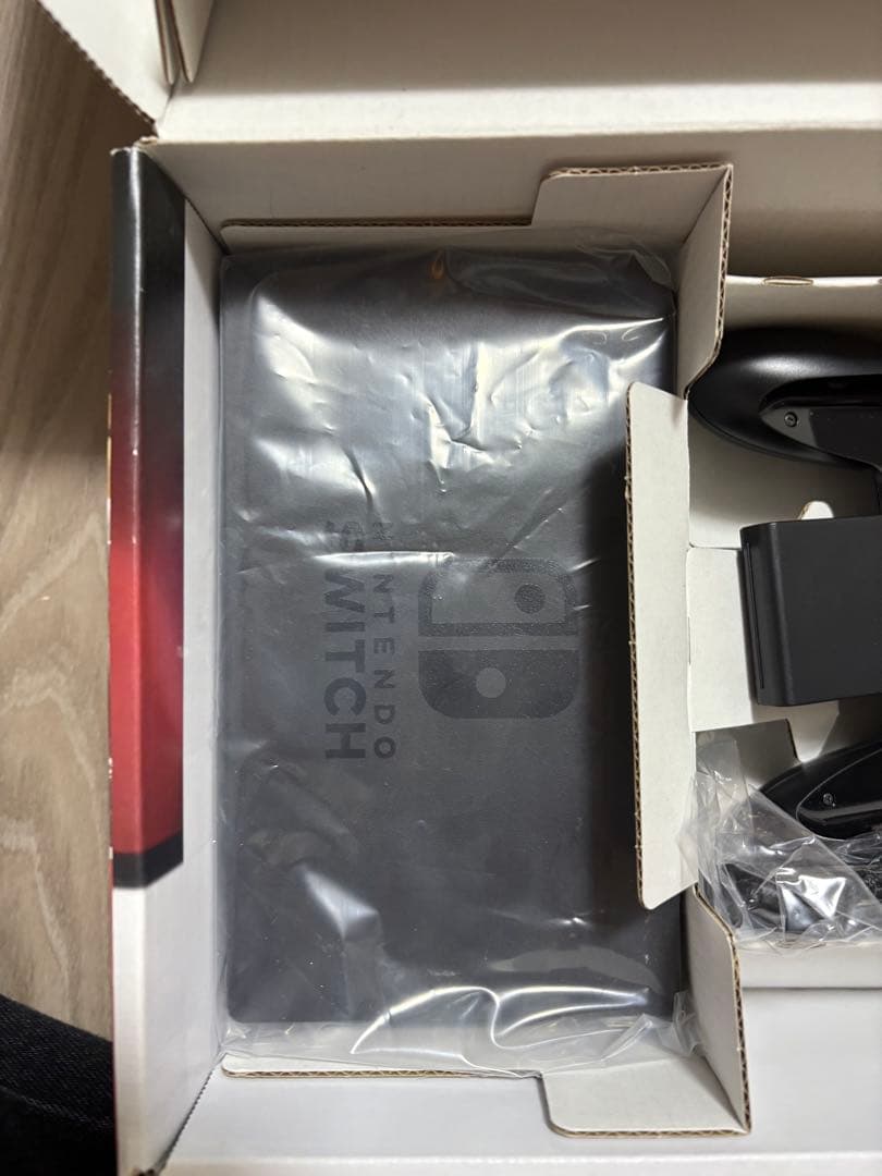 「美品値下げ」 Nintendo Switch Joy-Conは赤&赤組み合わせ