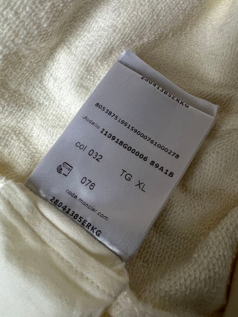 春！　モンクレール　フーディパーカー　白　XL ホワイト