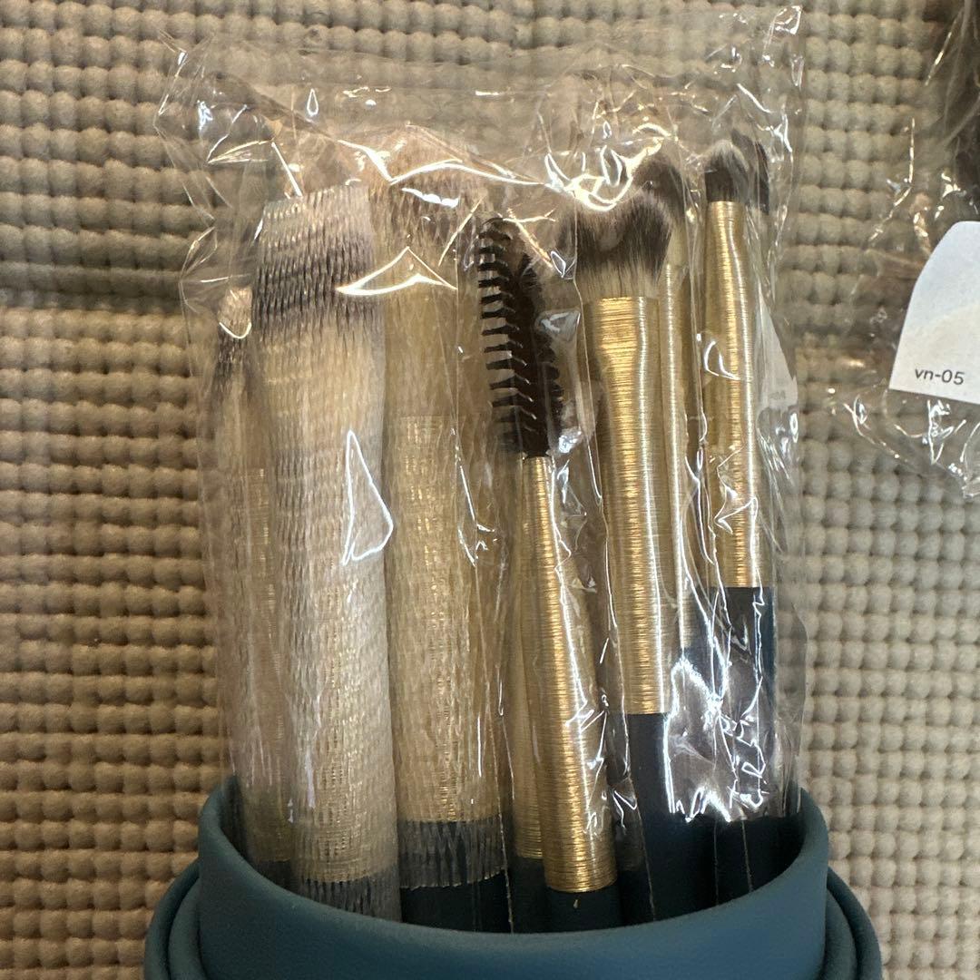 ビーワイティーエフBYTF アンビションメイクアップブラシ アヤバネッサ