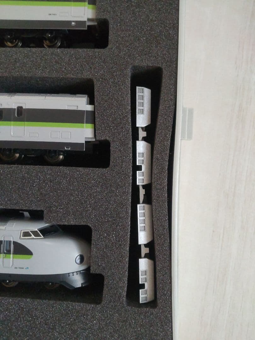 TOMIX 0系新幹線7000番台フレッシュグリーンケースに難あり