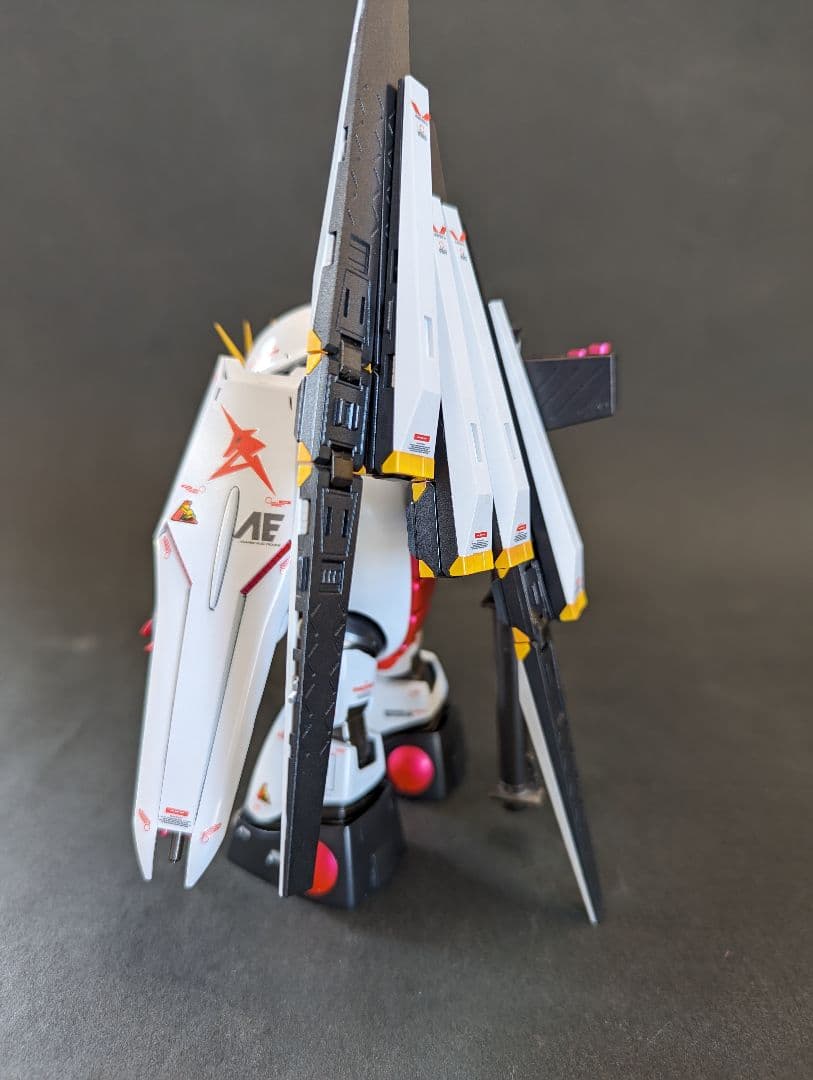 ＨＧ νアッガイ （νガンダム＋アッガイ改修作品）