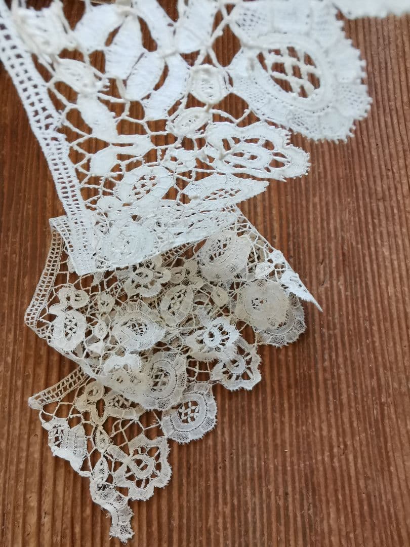 アンティーク19世紀オリジナル状態 繊細で優美なホニトンレース付け襟