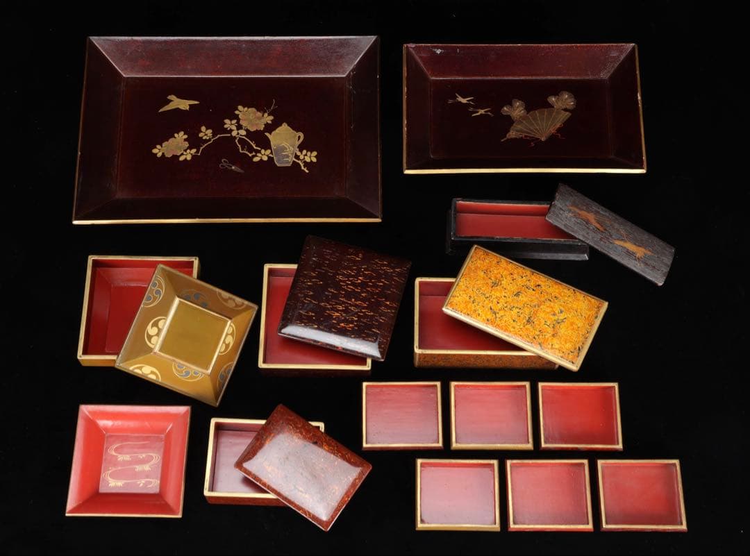 【佐藤製造】家型 御殿型 蒔絵 金蒔絵 漆塗 香箱 御香棚 香道具 茶弁当 骨董