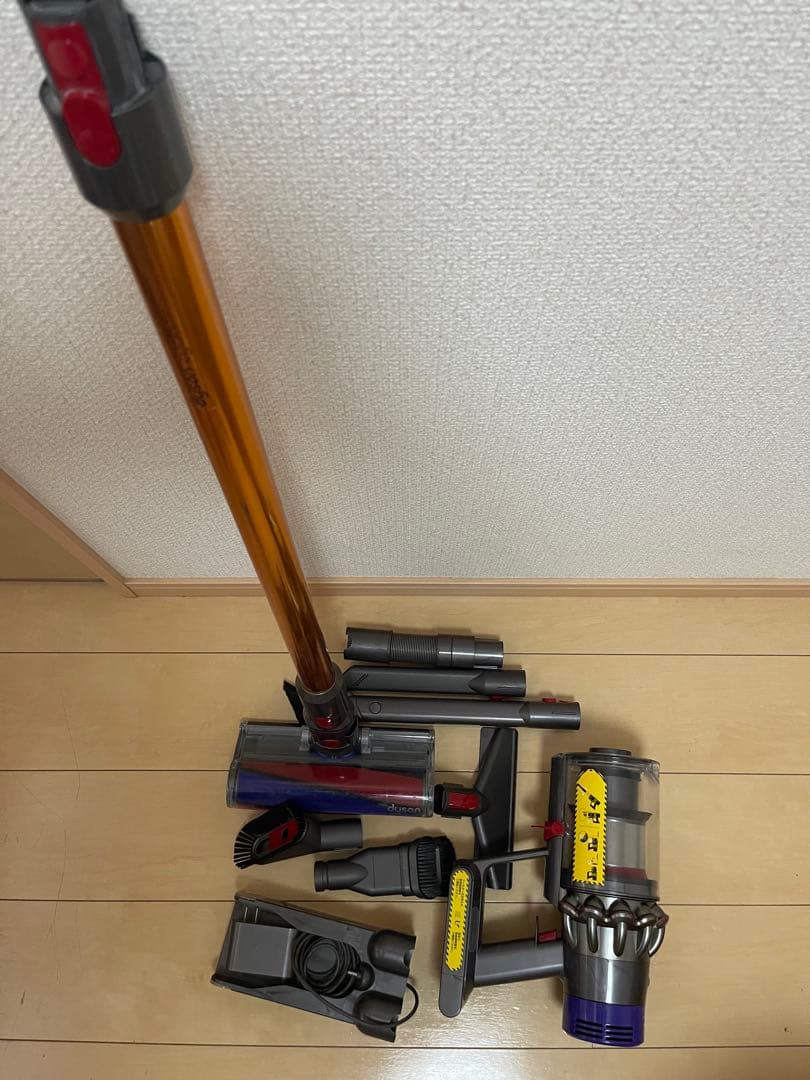 美品】Dyson Cyclone V10 sv12エコーモード61分の通販はau PAY