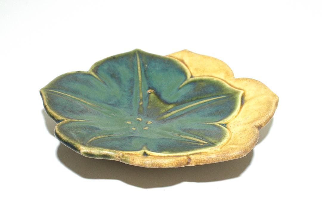 江戸後期 黄瀬戸 重ね桔梗 三足皿