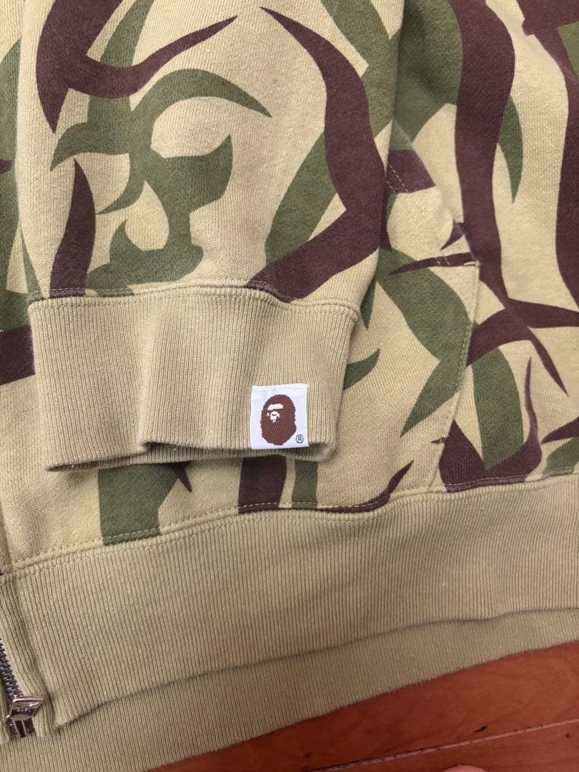 B*K様 「最安値」apeトライバルカモ　パーカー