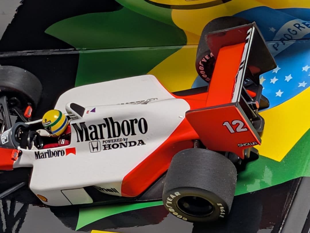 PMA 1/43 マクラーレン MP4/4 No.12 マルボロロゴ仕様台紙違い