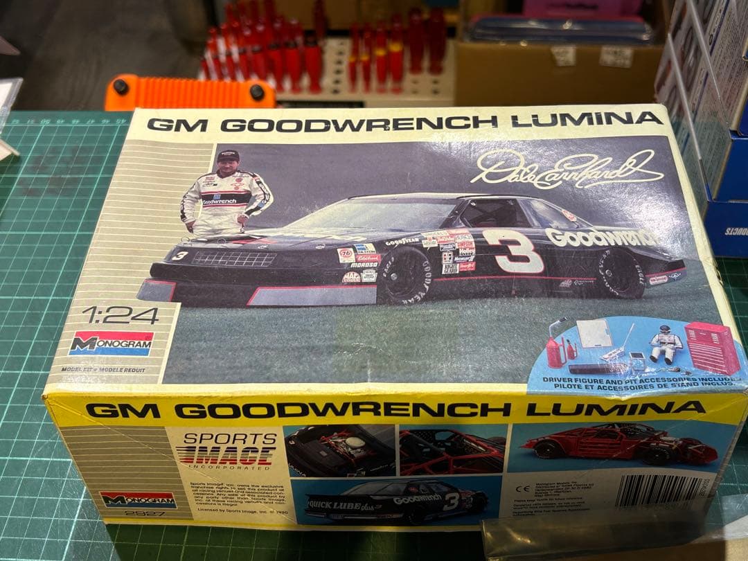 GM Goodwrench Lumina 1/24スケールモデル