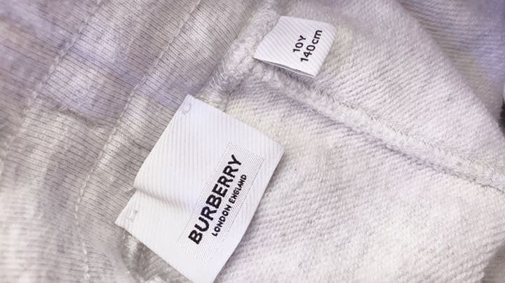 Burberry キッズ　10Y 140 セットアップ可能