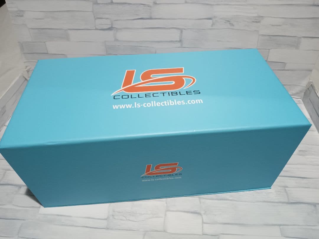 1/18 メルセデス・ベンツ　ML63AMG　ミニカー　ブラック