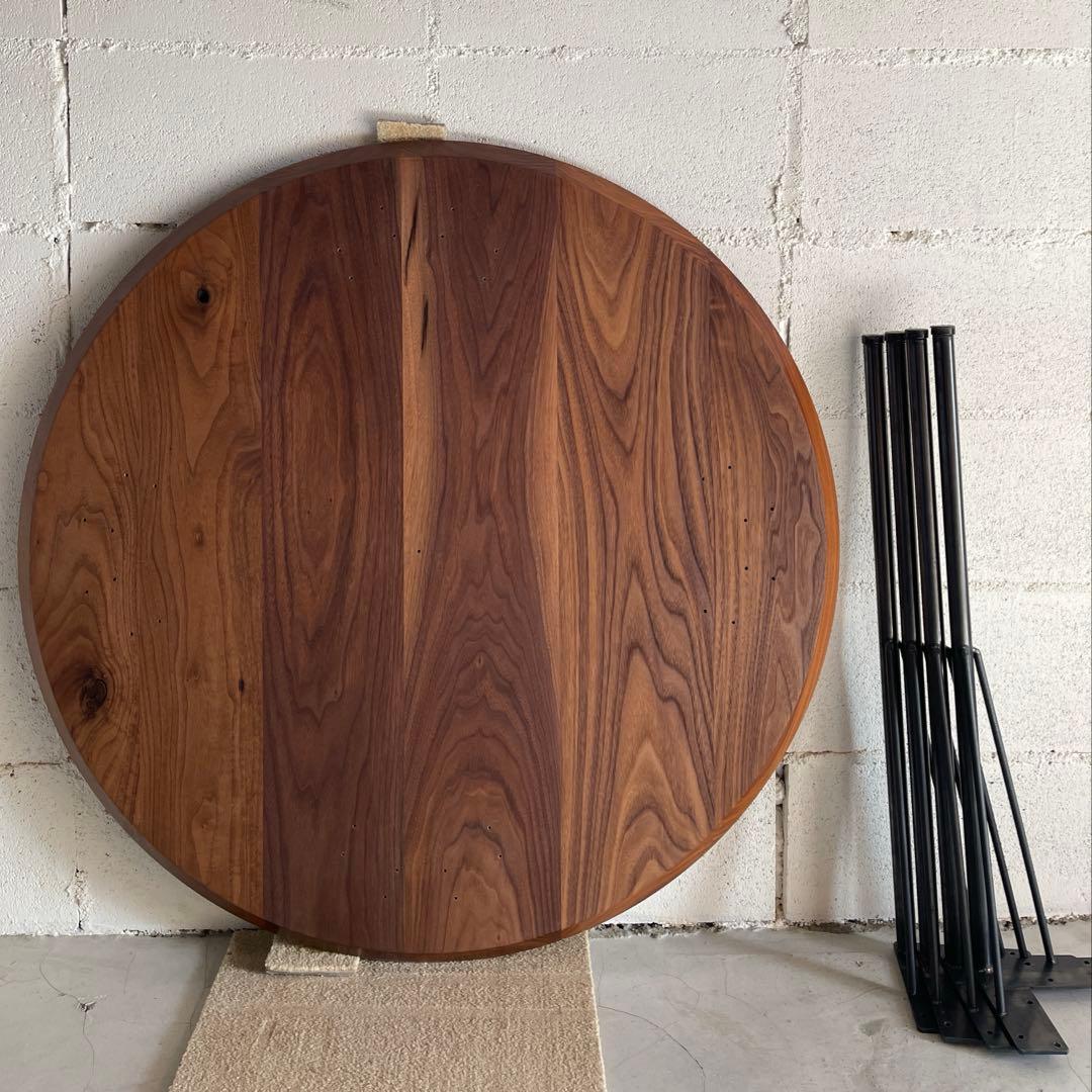 ウォールナット無垢　ダイニングテーブル　ラウンドテーブル　アイアン脚　北欧モダン