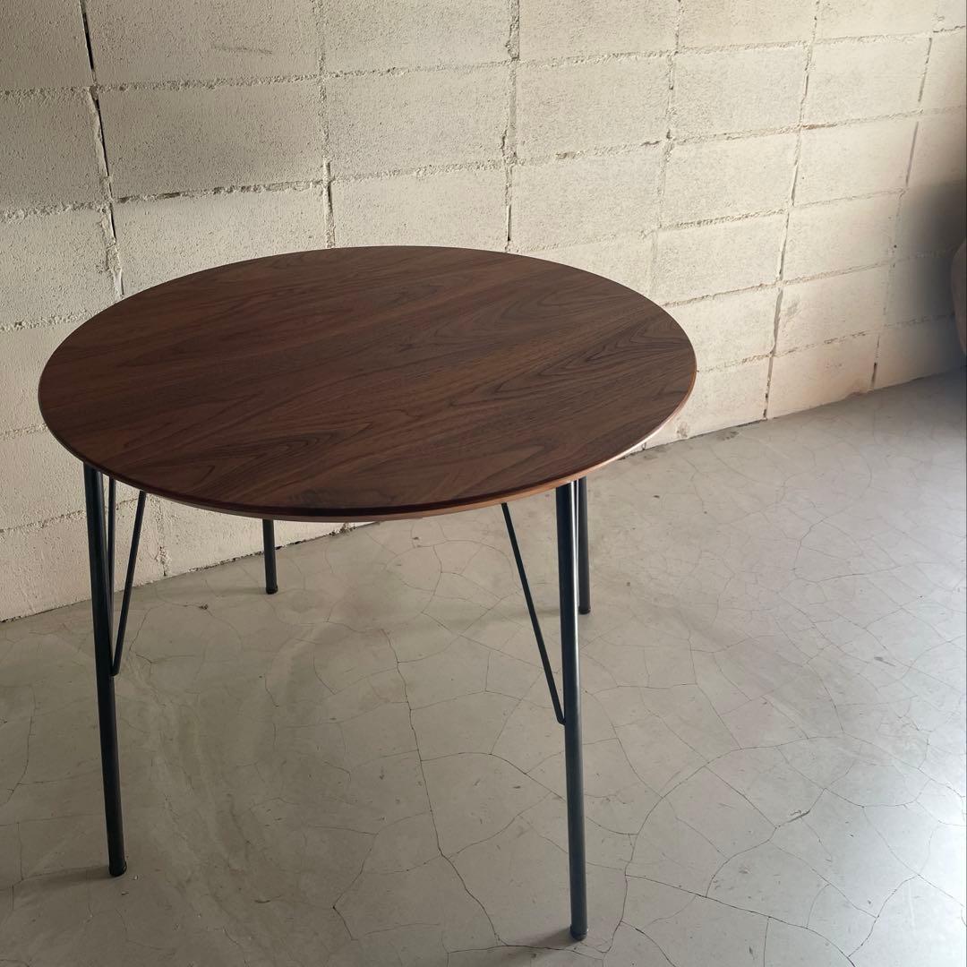 ウォールナット無垢　ダイニングテーブル　ラウンドテーブル　アイアン脚　北欧モダン
