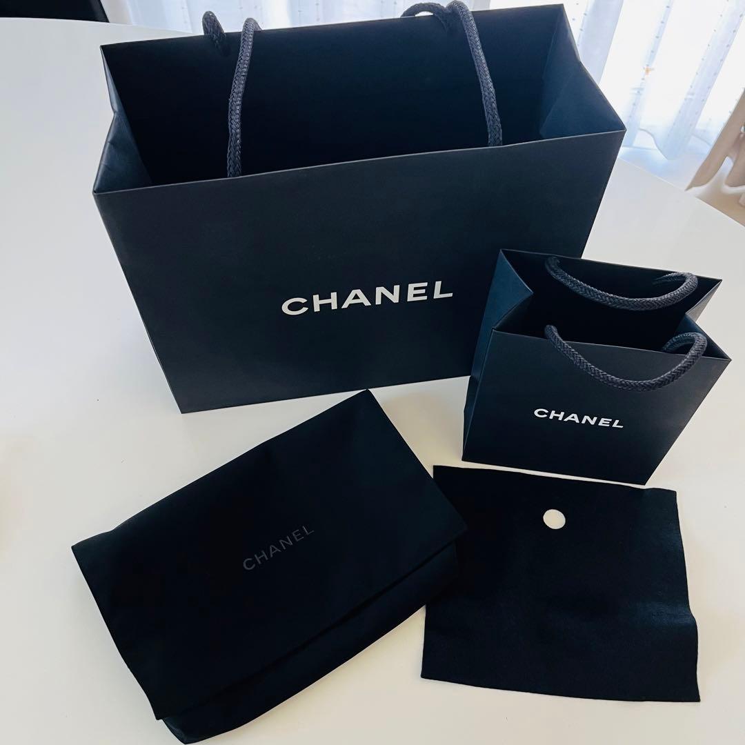 シャネルCHANEL バッグ空箱 布袋 カメリア リボン - メルカリ