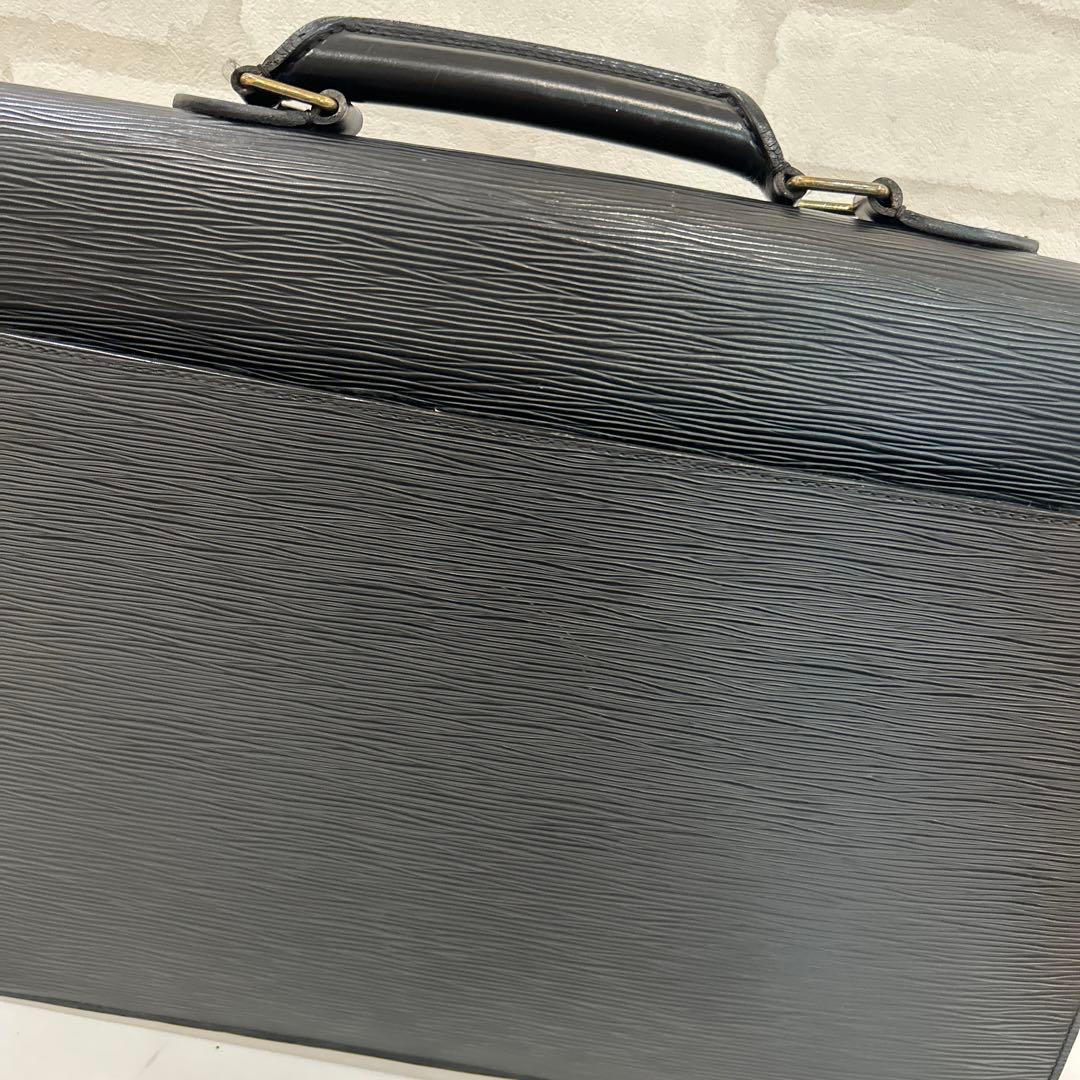 ブリーフケース　ルイヴィトン　エピ　コンセイエ　ブラック