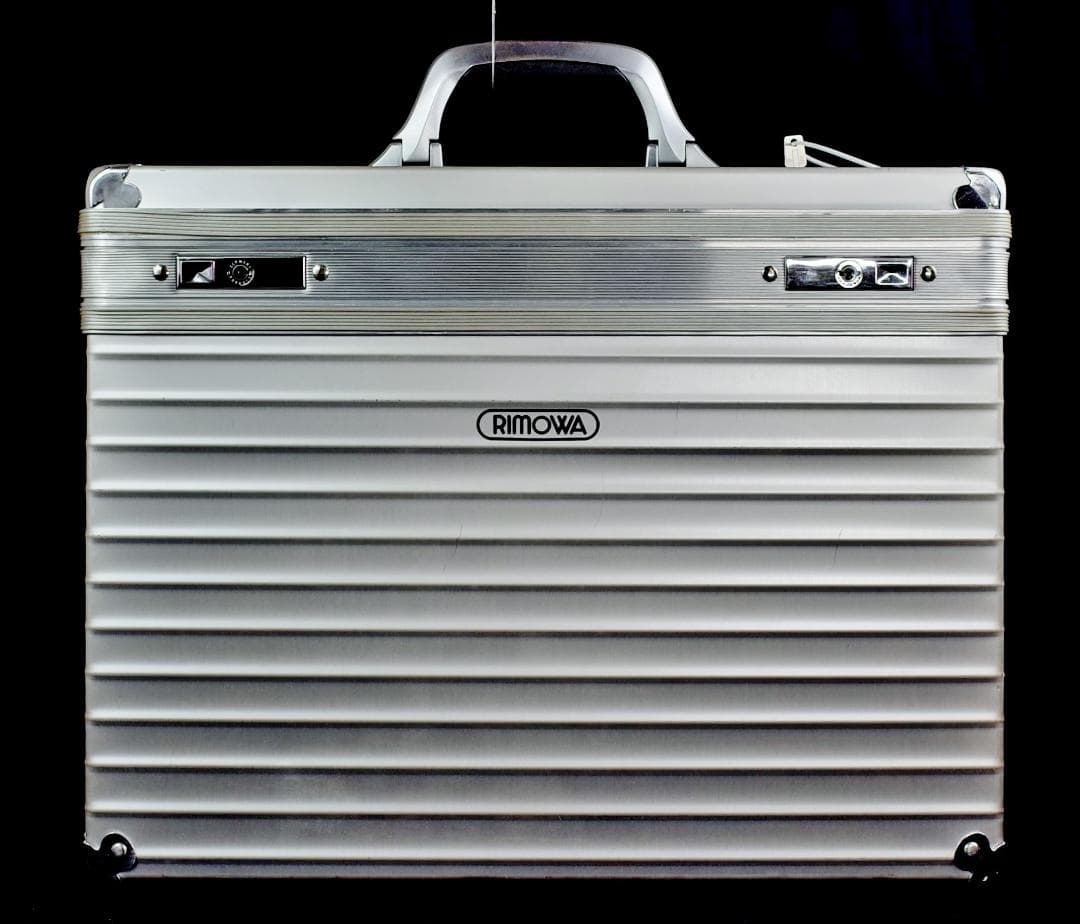 64ミリマルチホイールハウジング トパーズ グレー | リモワ(RIMOWA