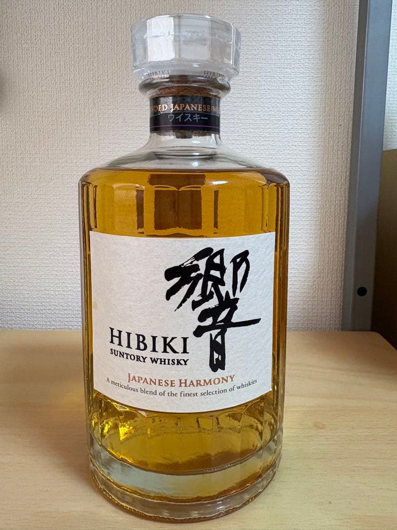 サントリーウイスキー 響 ジャパニーズハーモニー 700ml 43% ｻﾝﾄﾘｰ 響 ｼﾞｬﾊﾟﾆｰｽﾞ ﾊｰﾓﾆｰ 43度 700ml ※箱無し | スピリッツ屋