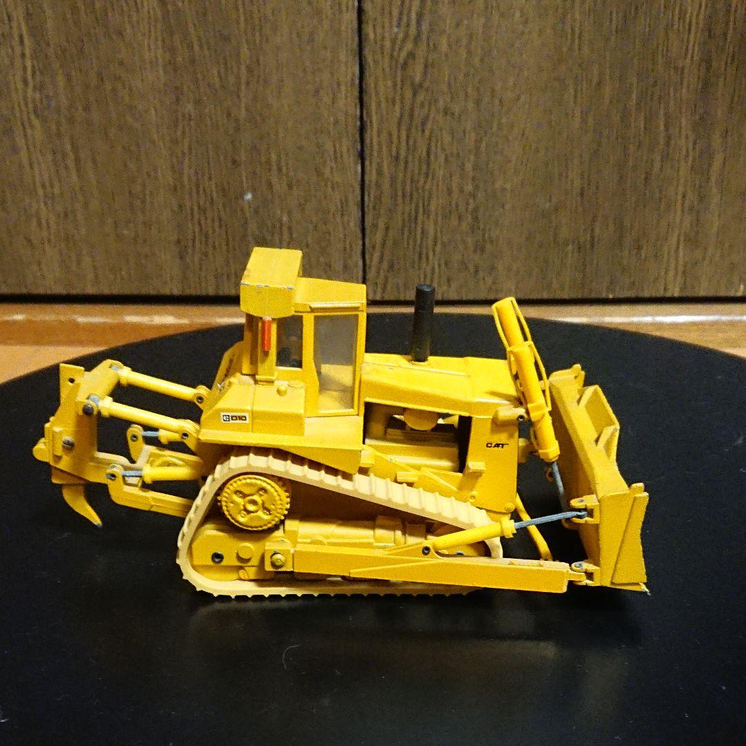 CAT D10T Tractor 1:50スケール 建設機械 ミニチュア CAT D10T Tractor