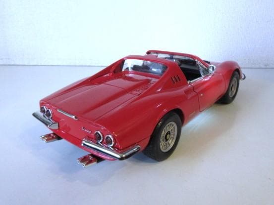 特価 Hot Wheels 1/18 フェラーリ Dino 246GTS レッド