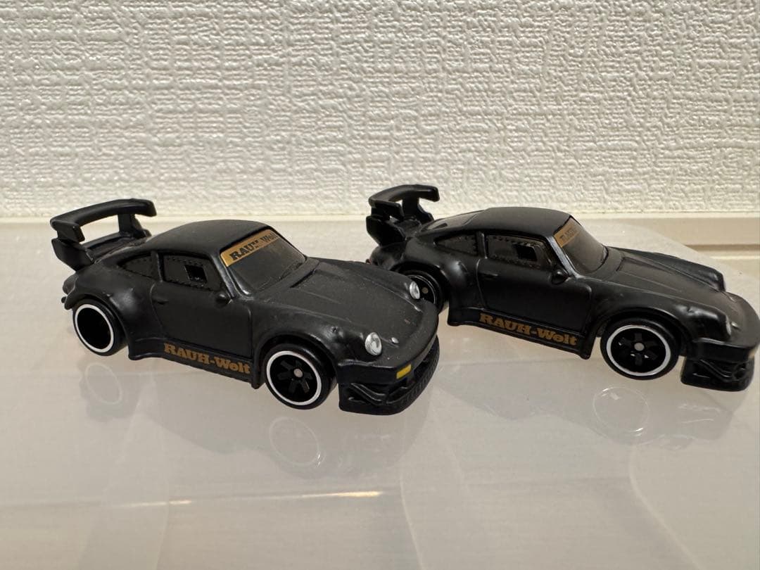 ホットウィール　ポルシェ930 RWB2台セット。