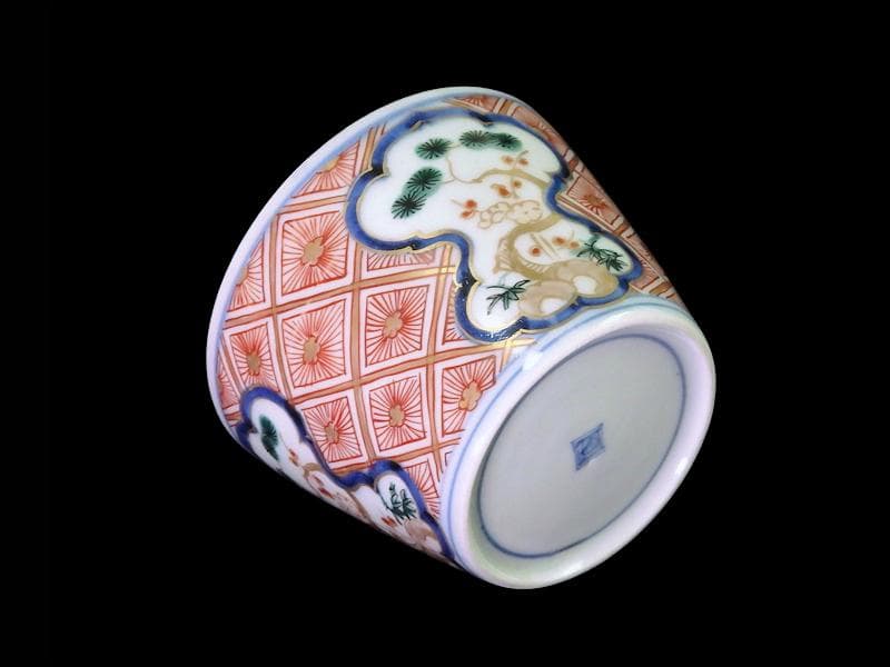 大聖寺伊万里 金襴手松竹梅に菊花四方襷紋の図 大振蕎麦猪口 E604AS