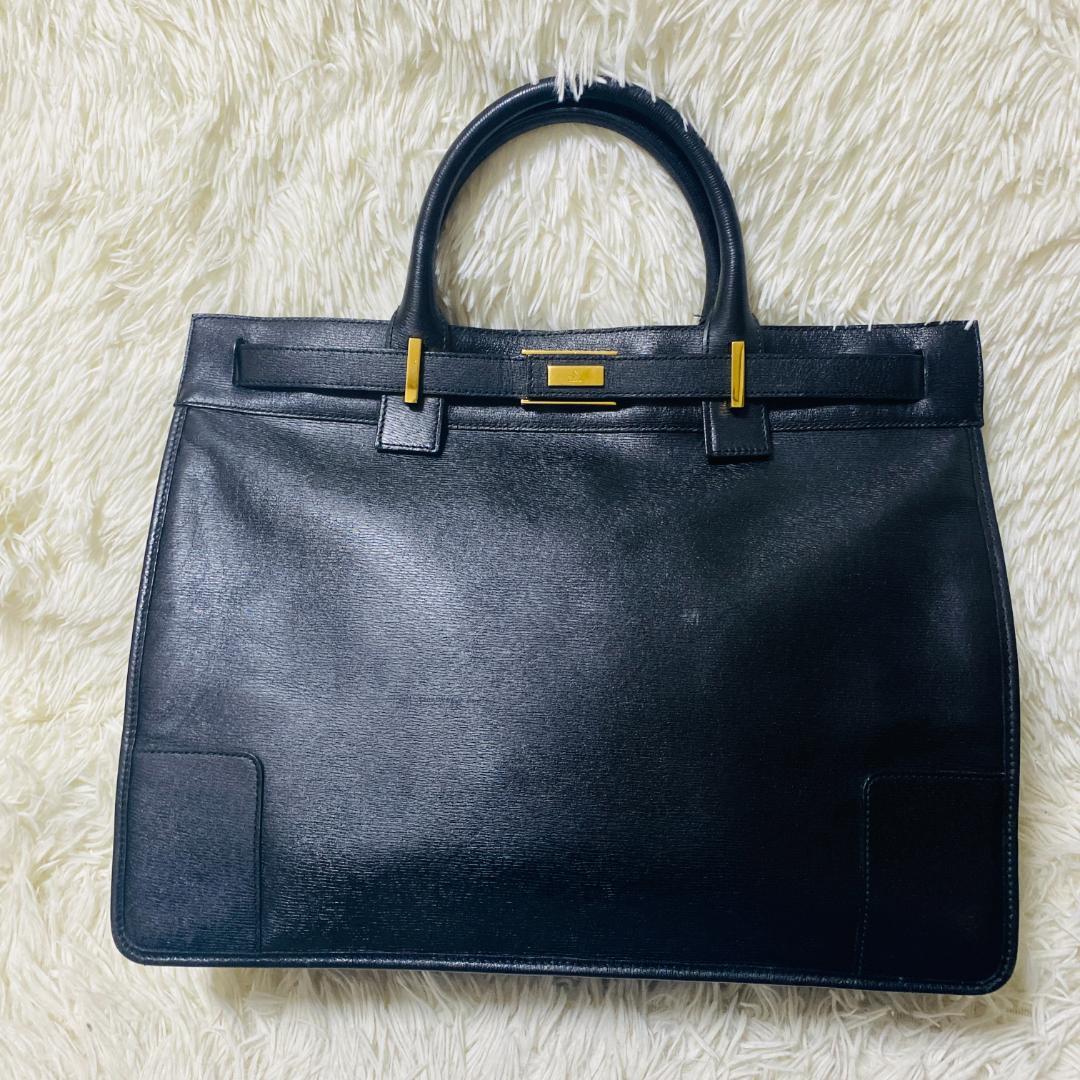 GUCCI グッチ ビジネスバッグ A4収納可 ゴールド金具 黒 レザー 自立