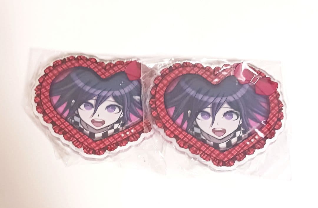 ダンガンロンパ 王馬小吉 ハート型アクリルバッジ セット - メルカリ