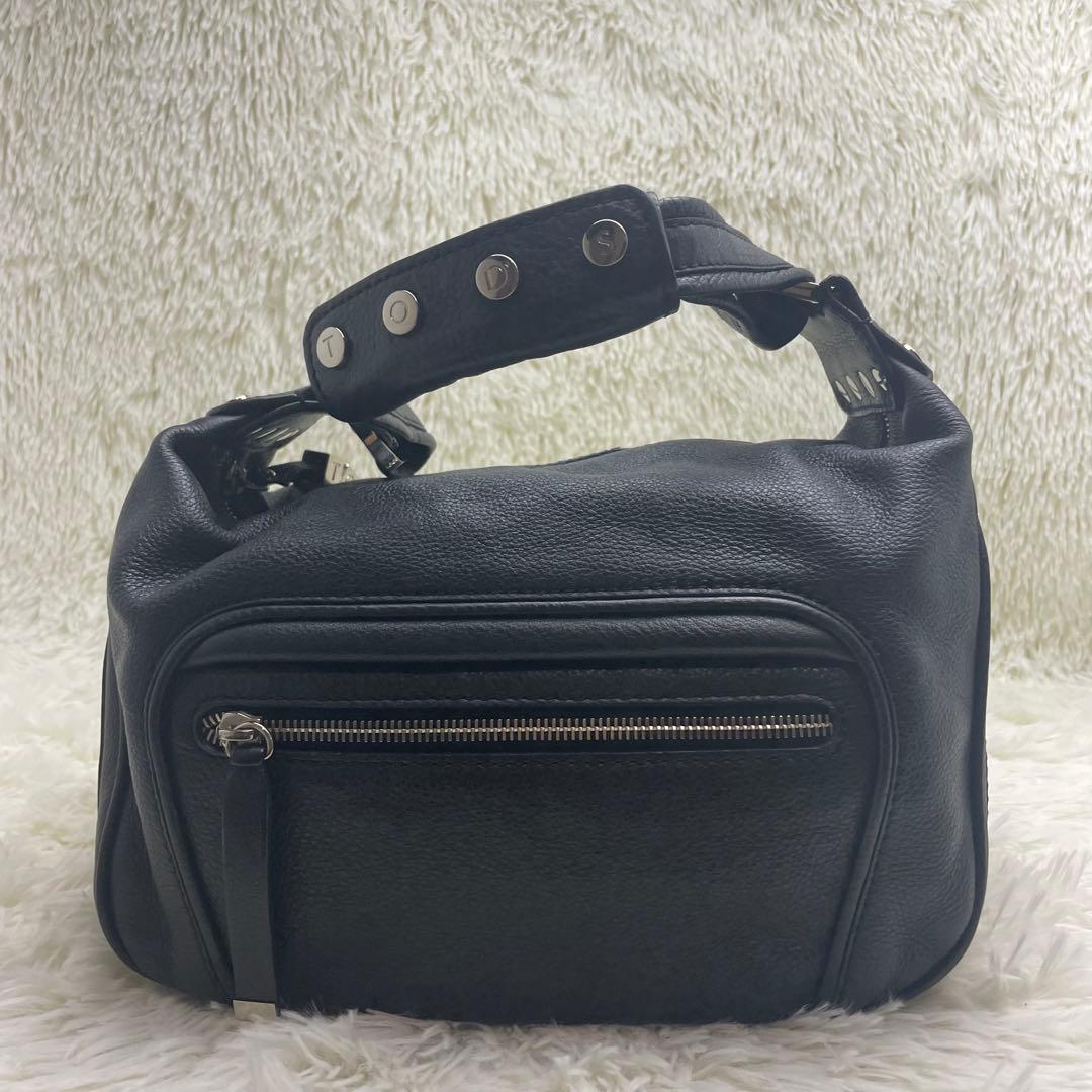 【美品】トッズ ワンショルダーバッグ キューブ オールレザー スタッズ 黒