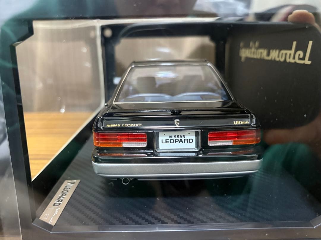 イグニッションモデル Nissan Leopard 1/18