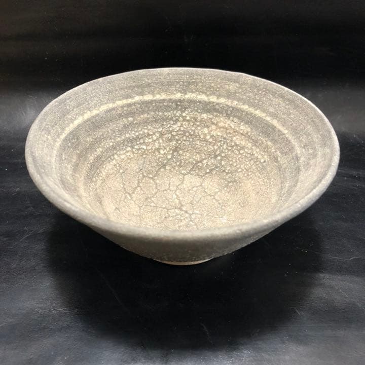 究極の美◼️蔵から、また凄そうな赤茶白い釉薬の美しい抹茶茶碗が出