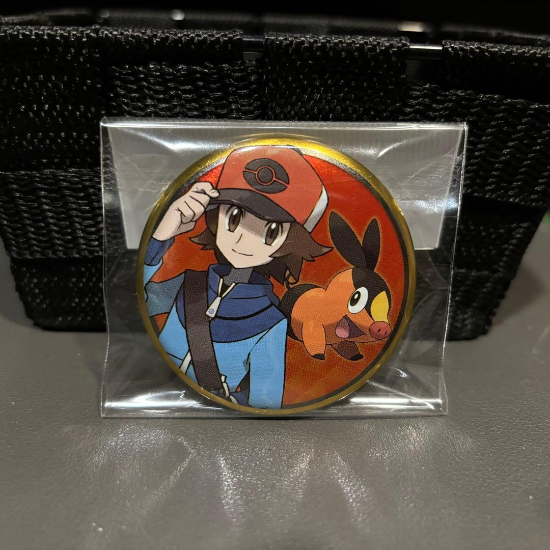 【美品★】ポケモン ポケモンセンター イッシュ　　BW 缶バッジ　トウヤ　ポカブ