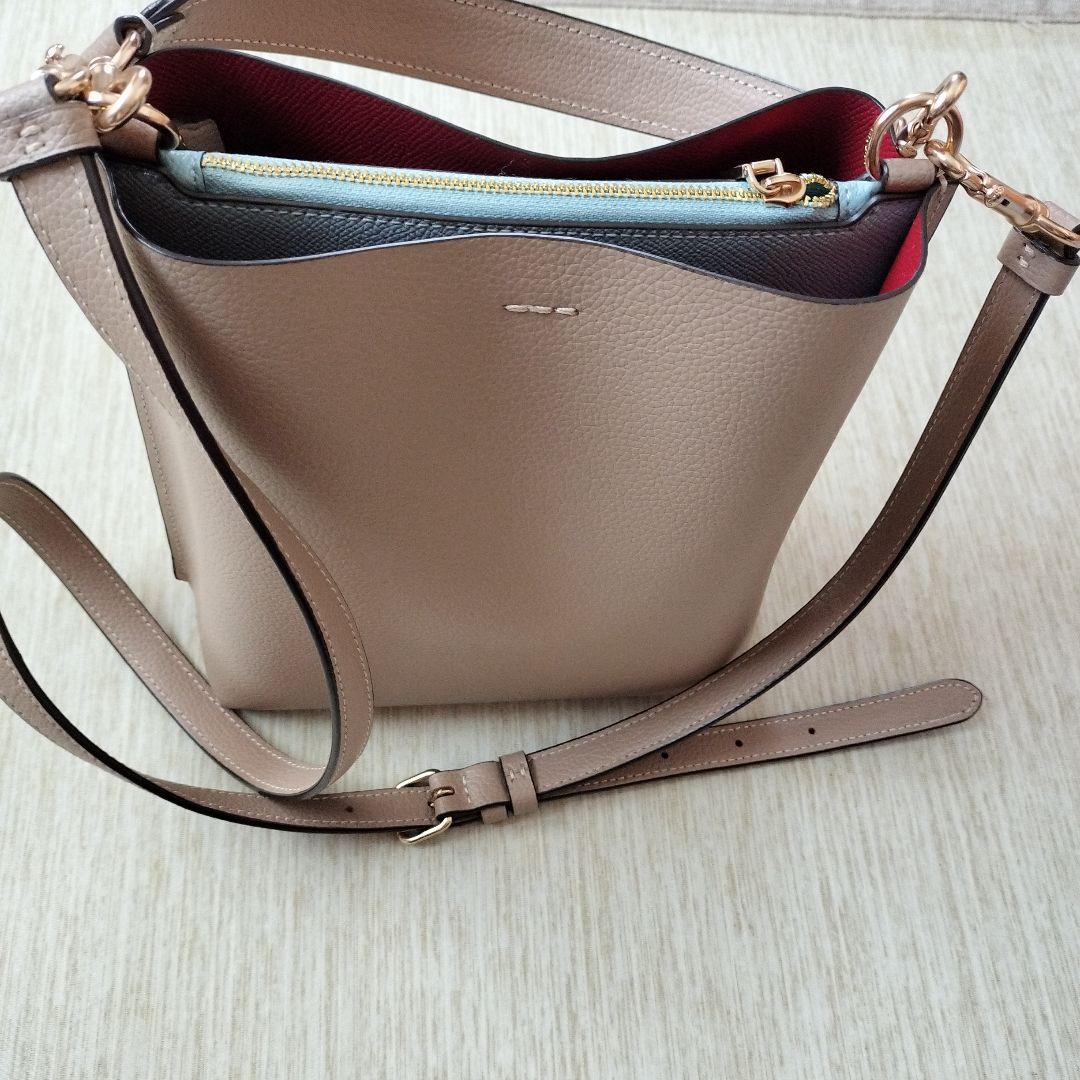 コーチ　ベージュ ショルダーバッグ