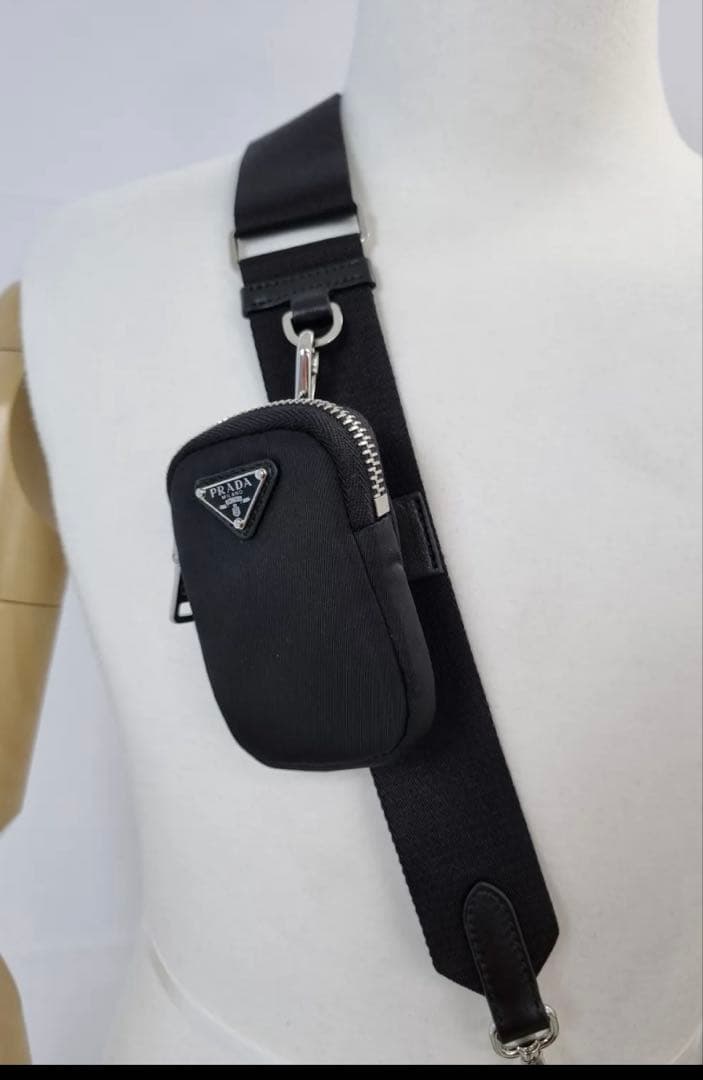 正規品　美品【PRADA】パデッドナイロン ショルダーバッグ