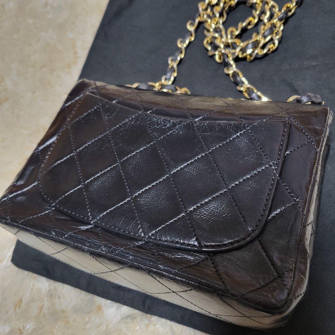 CHANEL ミニマトラッセ　ブラック レザーショルダーバッグ