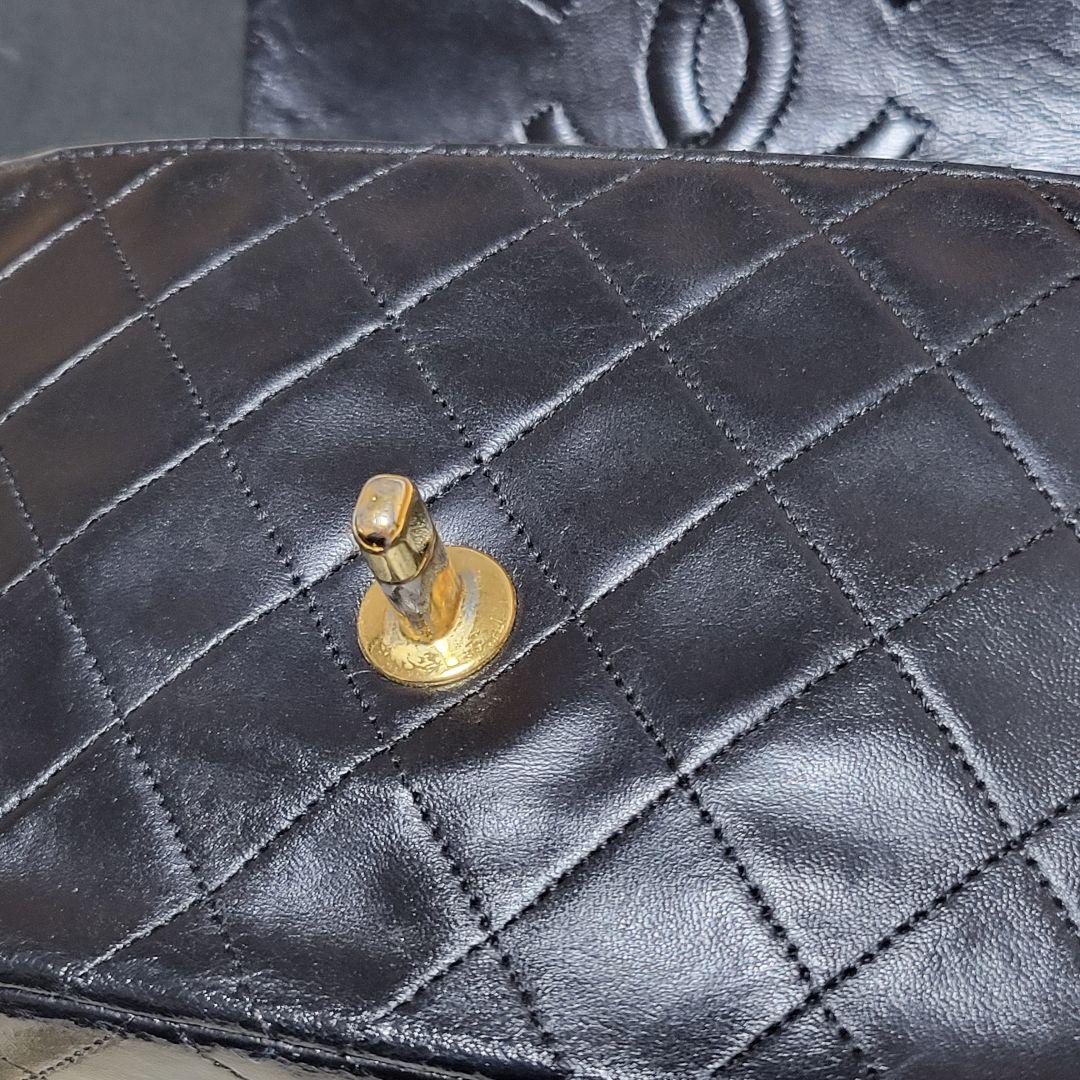 CHANEL ミニマトラッセ　ブラック レザーショルダーバッグ