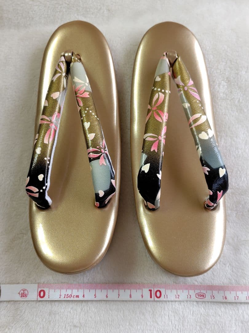 【新品未使用品】和装用バッグと草履セット（フリーサイズ）