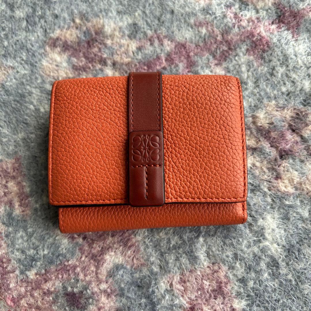 LOEWE三つ折財布オレンジ