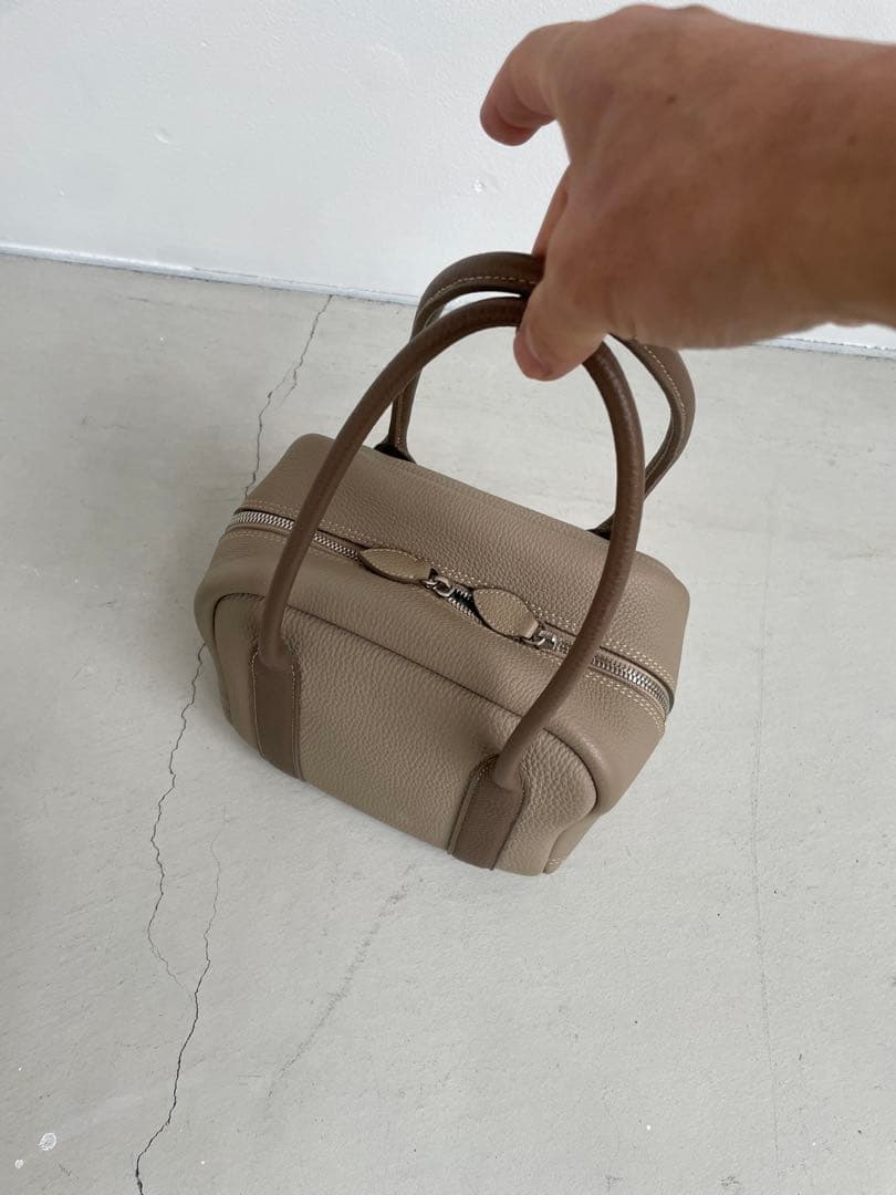 す*り様 ル・ボナー　コンフェッティ　外観美品　内部にペン跡あり