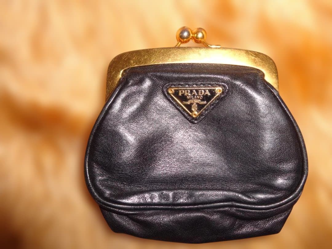 PRADA ブラック レザー がま口 ケース