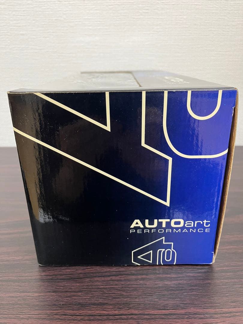 オートアート1/18トヨタ アリスト シルバー