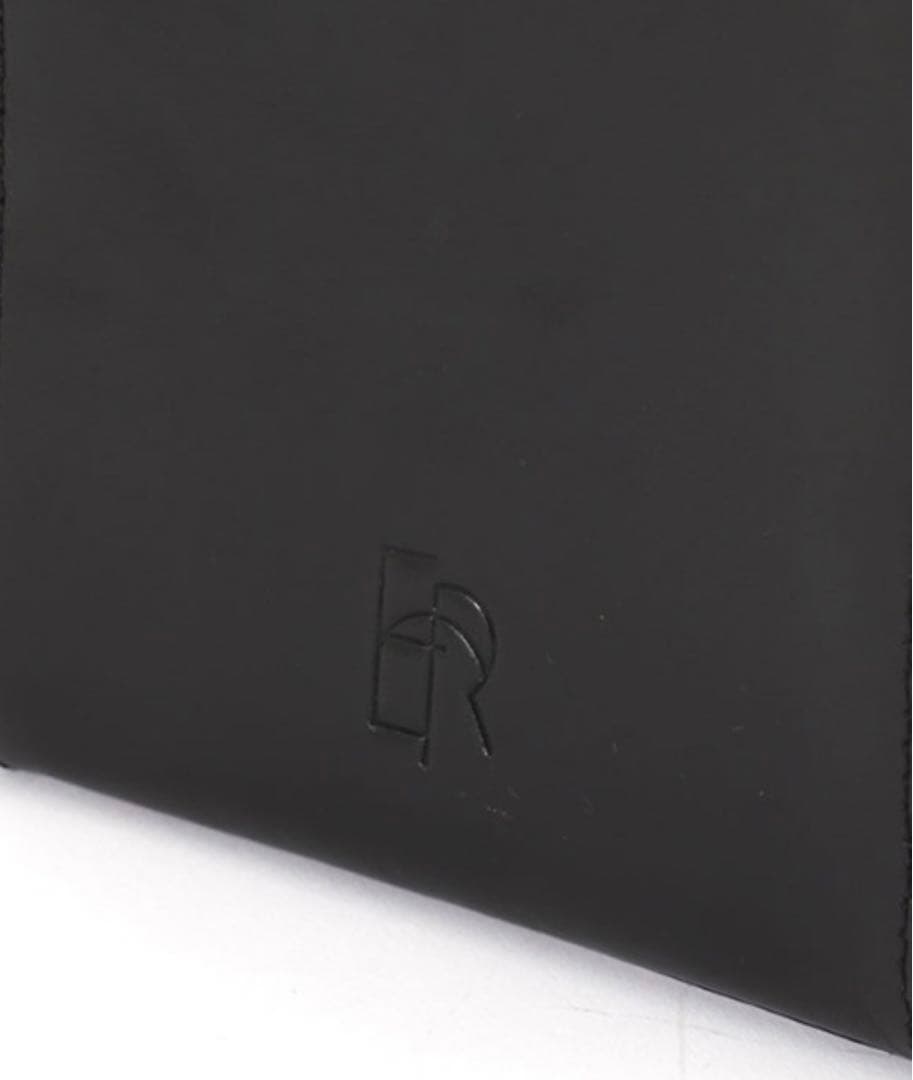 エトレトウキョウ ショルダーバッグ ブラック レザー レザーコードミニショルダー