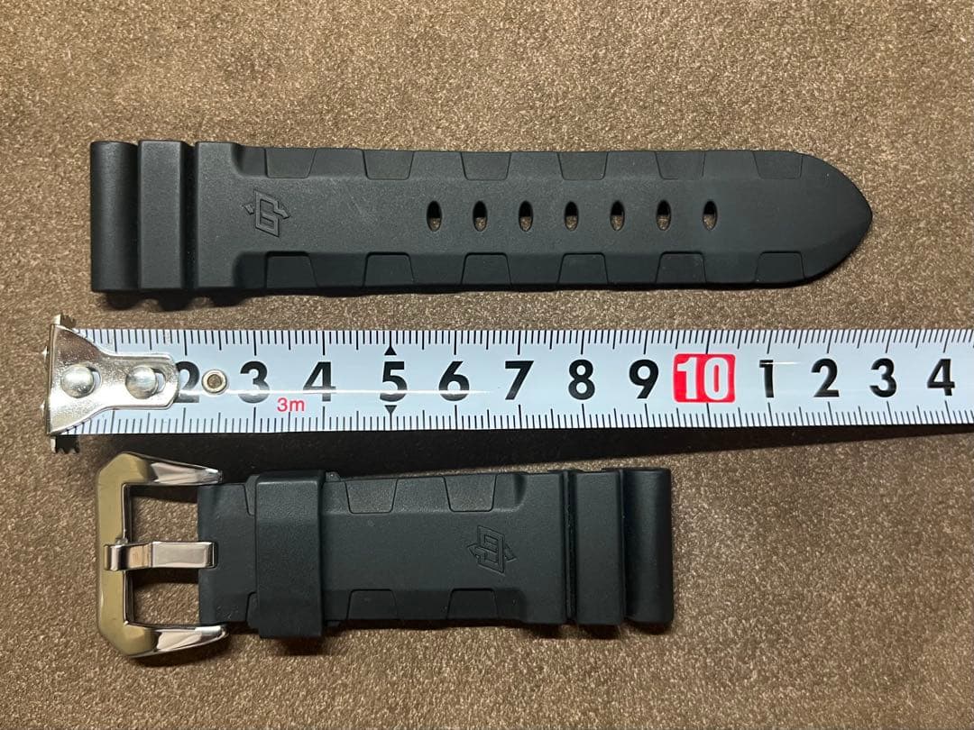 オフィチーネ パネライ ラバーベルト ブラック