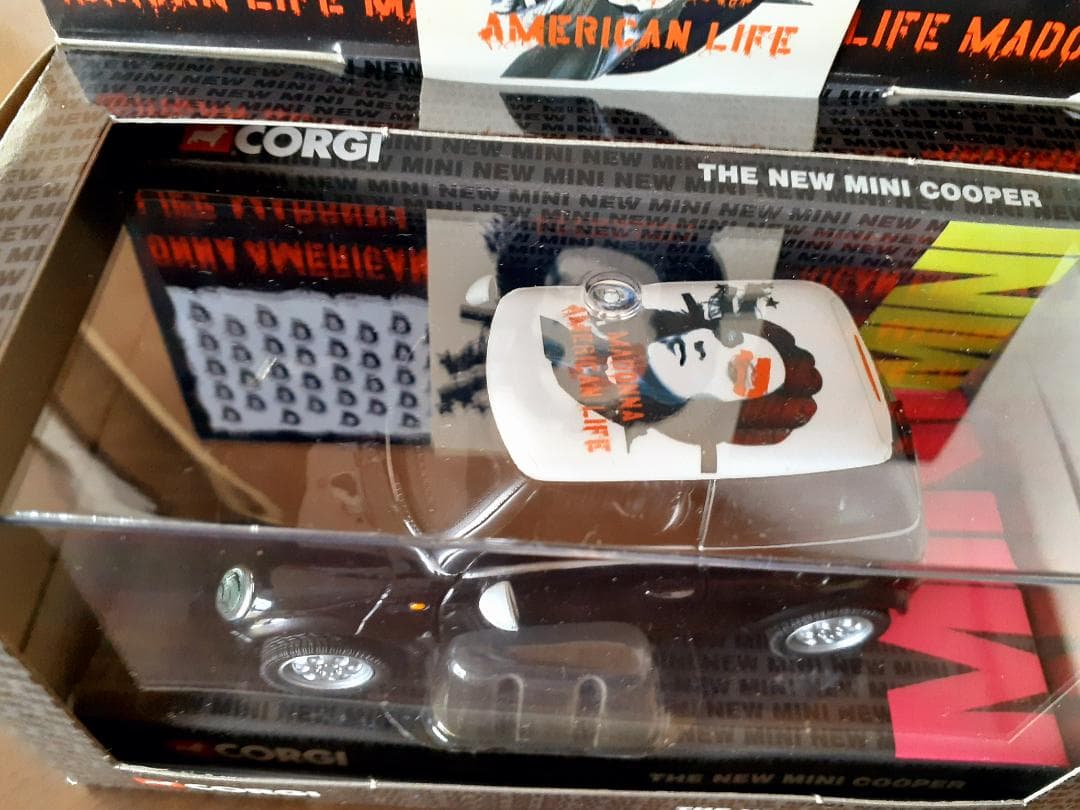 マドンナ　 American Life 　Corgi製　Mini Cooper